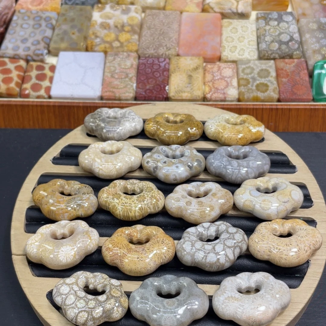 硅化玉未镶嵌颈饰如意锁40米1个