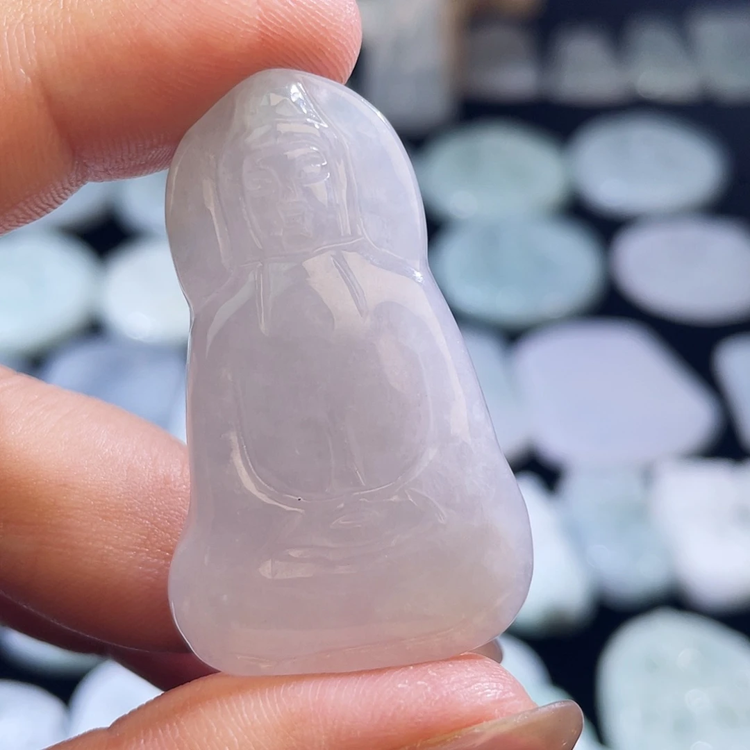 翡翠未镶嵌颈饰观音