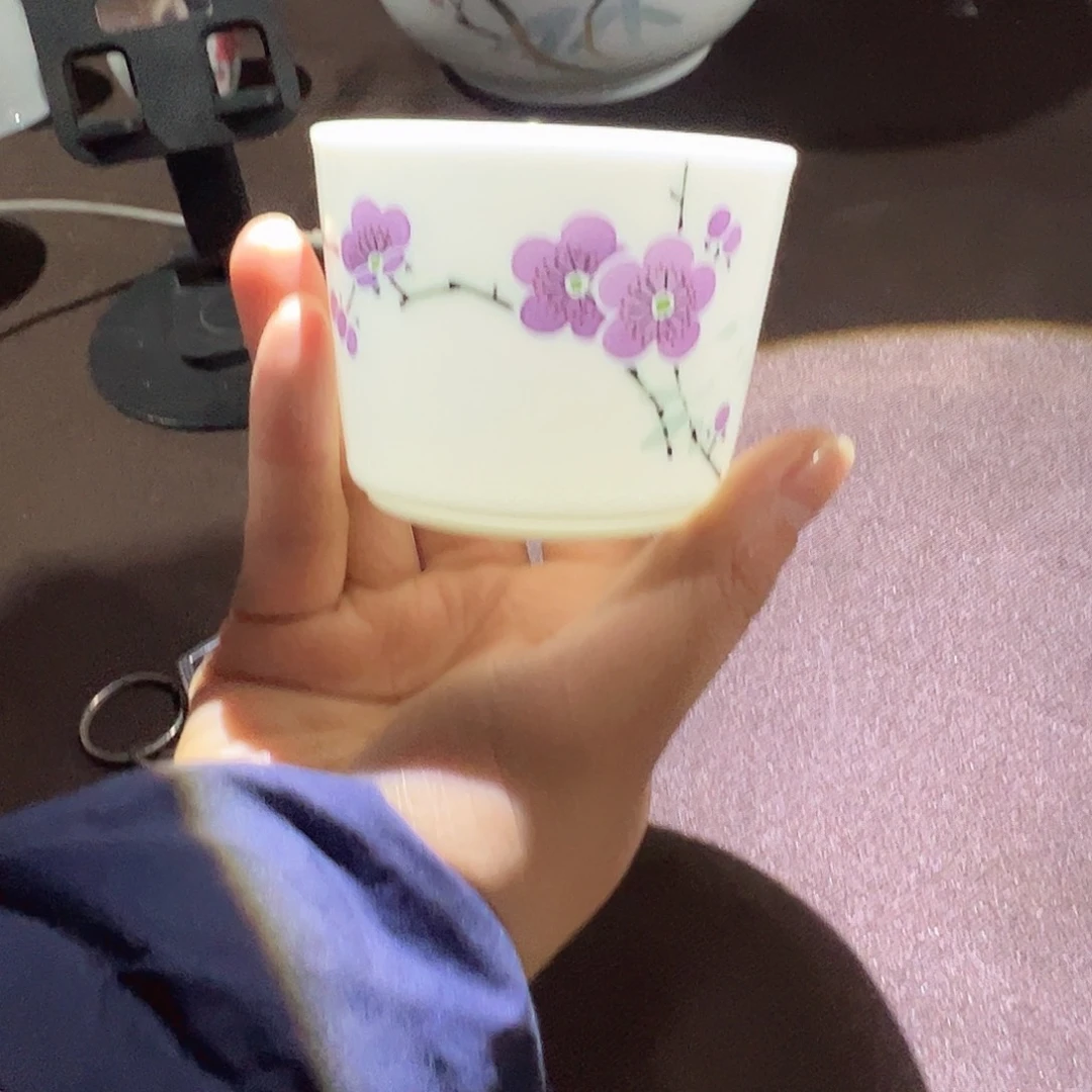 瓷柴窑翠竹紫梅书卷杯（开片微瑕）