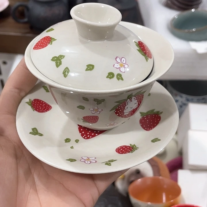 陶瓷茶具全部清清完回家过年