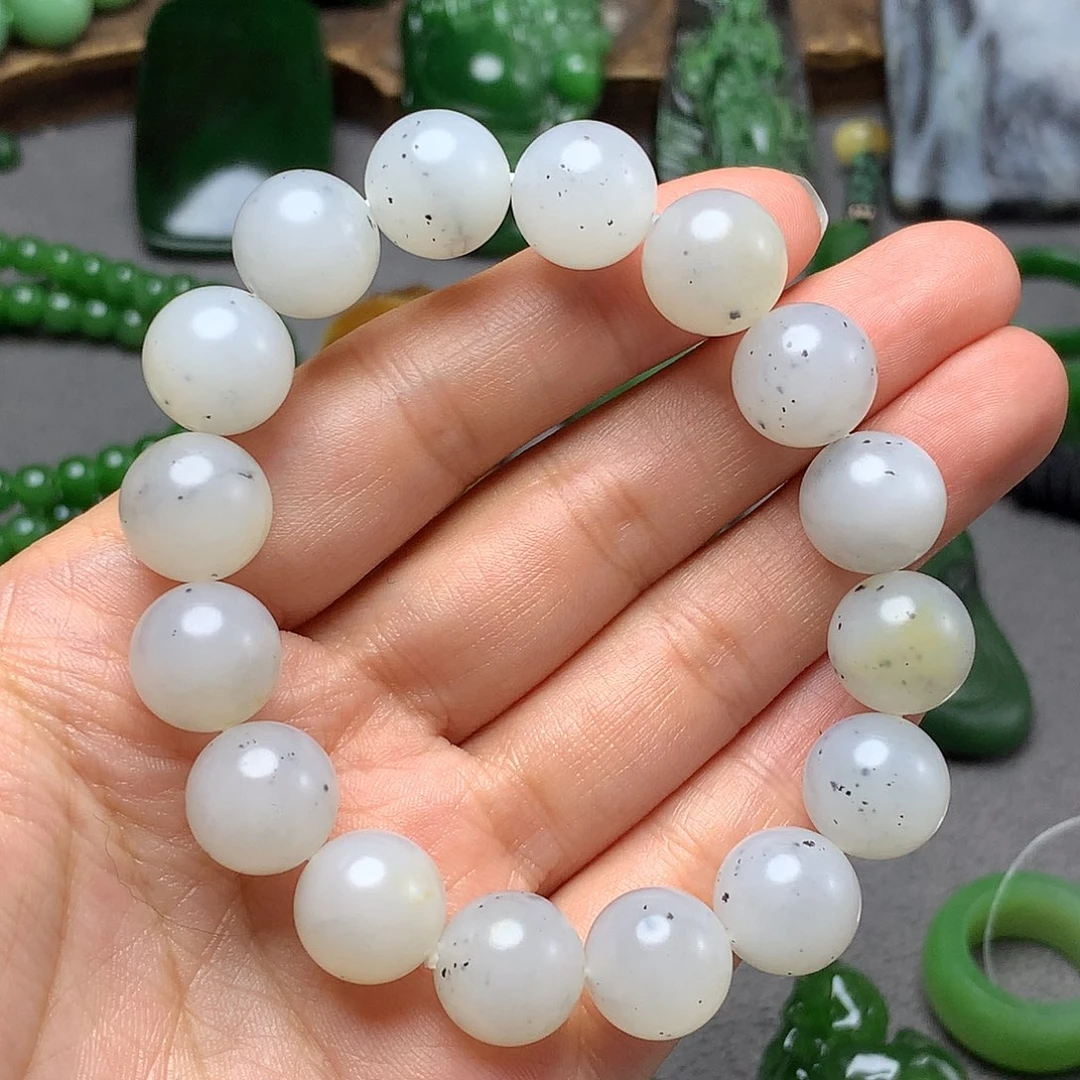 和田玉颈饰未镶嵌手串