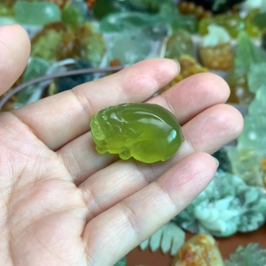 【闪购商品】蛇纹石玉颈饰未镶嵌