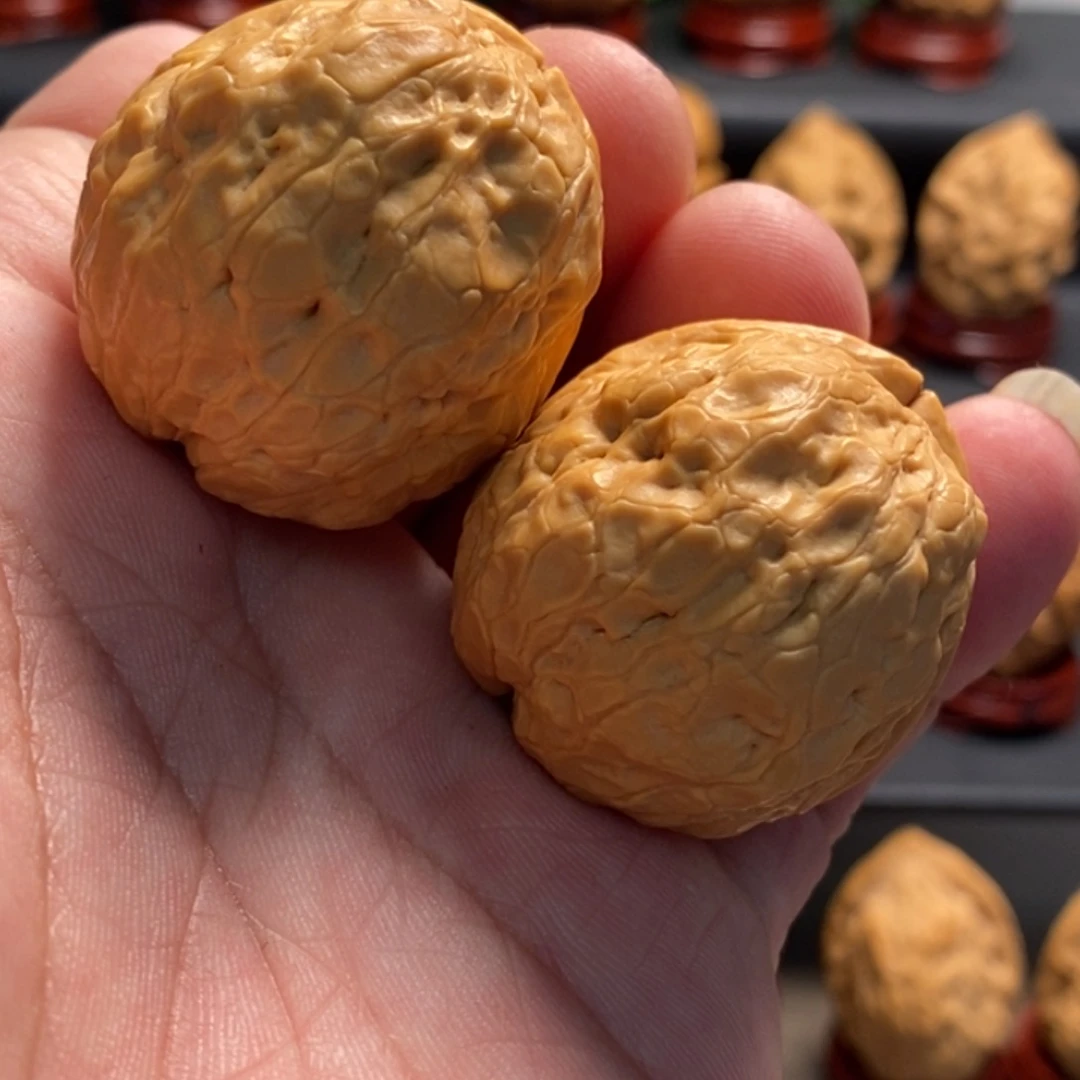 文玩核桃吊坠麒麟元宝44