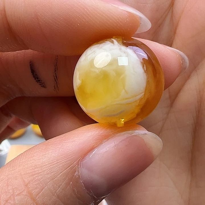 蜜蜡未镶嵌珠宝奇石