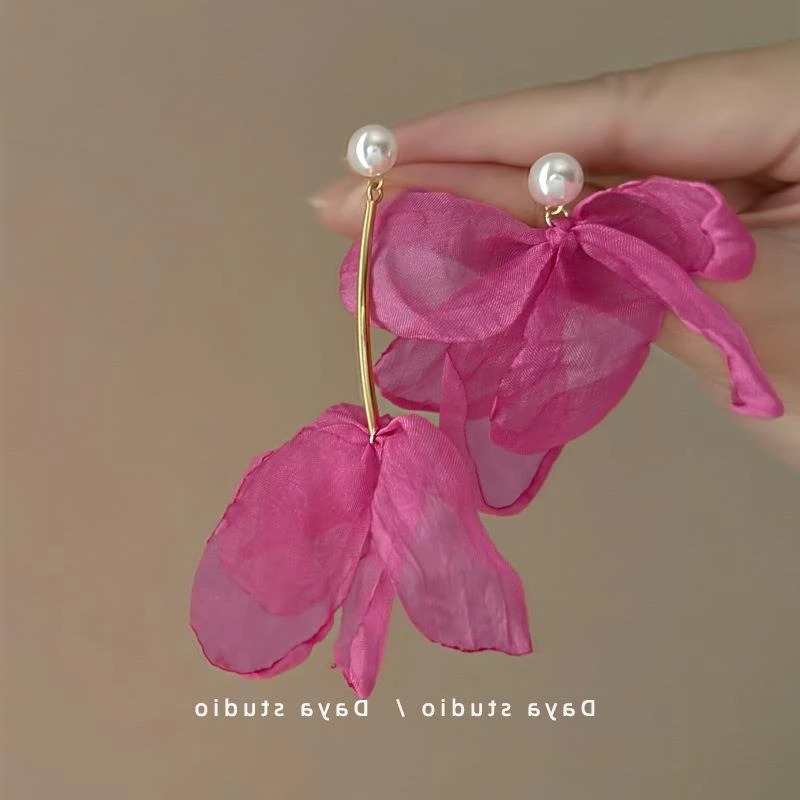 铜合金锆石耳饰 一片玫瑰雾~氛围感法式复古雪纺花朵不对称耳环仙