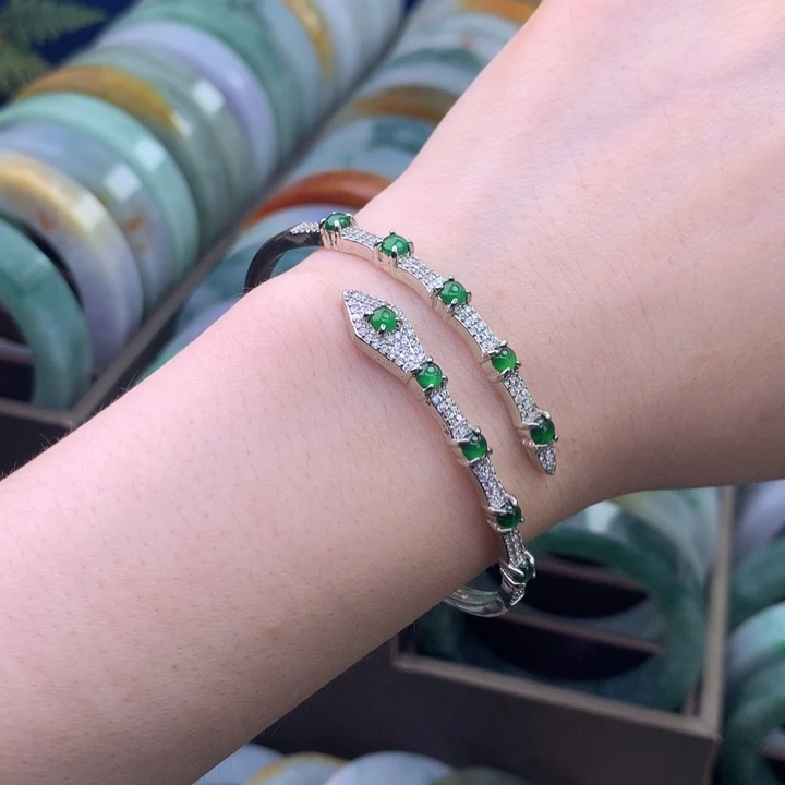 翡翠未镶嵌手镯手镯