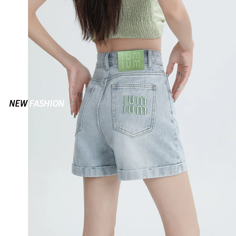 浅色刺绣牛仔短裤女夏季薄款2025新款高腰辣妹小个子a字阔腿热裤