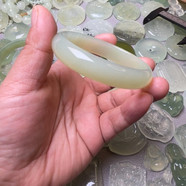 岫玉吊坠(赠链)未镶嵌小***了