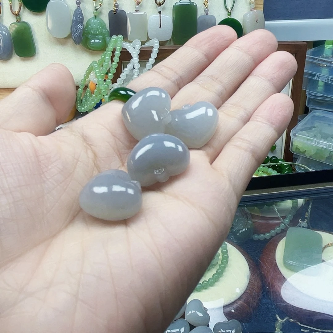 和田玉未镶嵌吊坠(不含链)发4个有包容