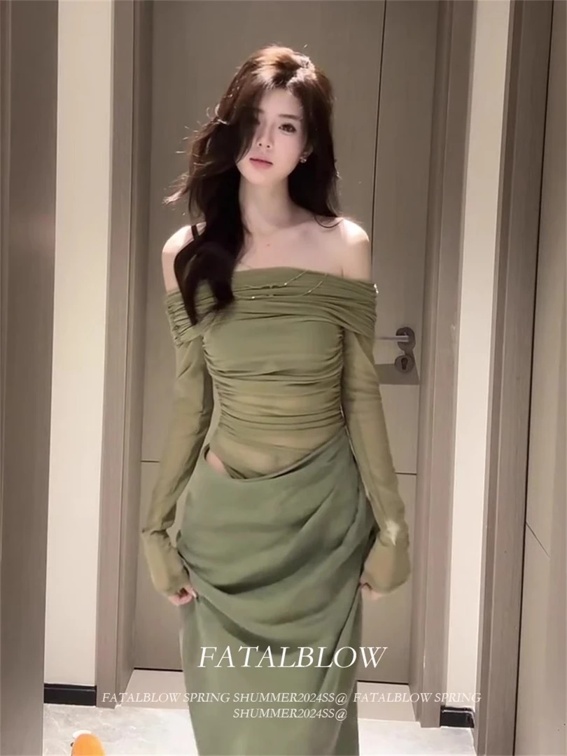 一字肩网纱拼接长袖连衣裙女春夏新款2024年设计感修身包臀长裙子