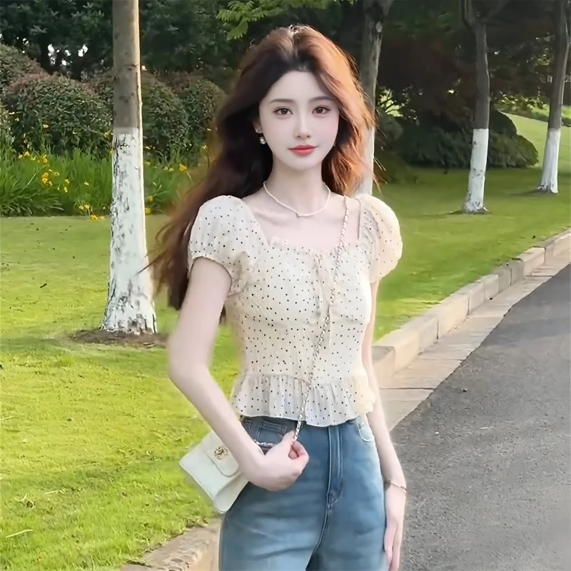 法式甜美方领波点泡泡袖t恤女夏季独特漂亮荷叶边小衫别致短上衣