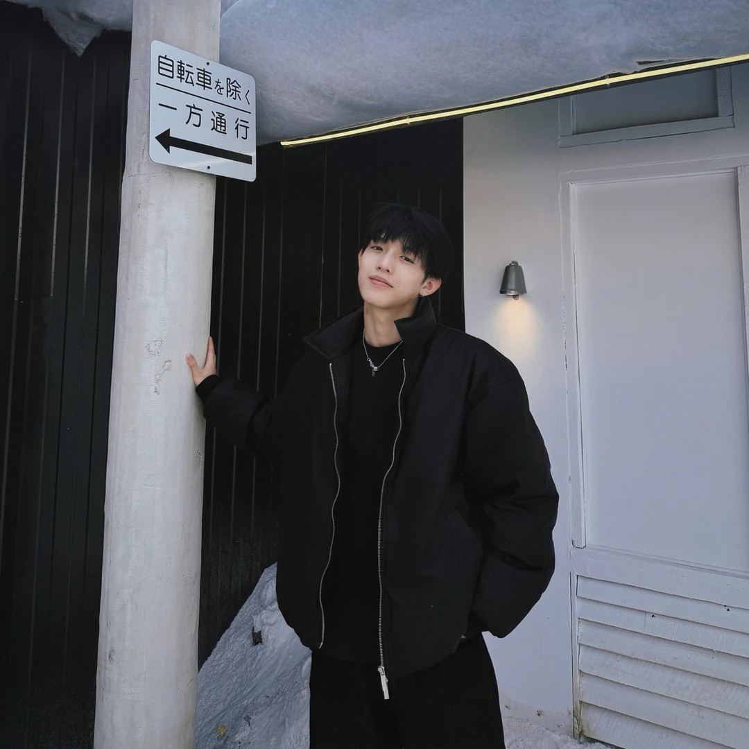 Monster G冬季主场立领羽绒服简约高级感白鸭绒保暖加厚防风外套