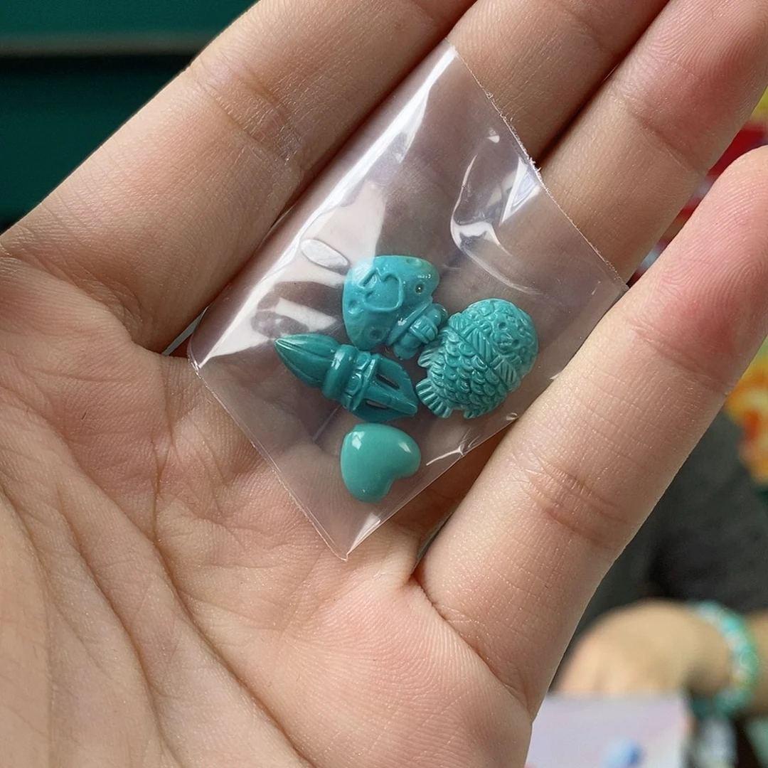 绿松石未镶嵌珠宝奇石