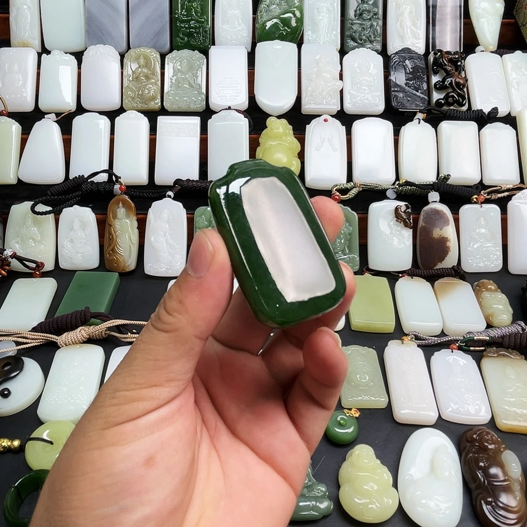 和田玉未镶嵌挂件