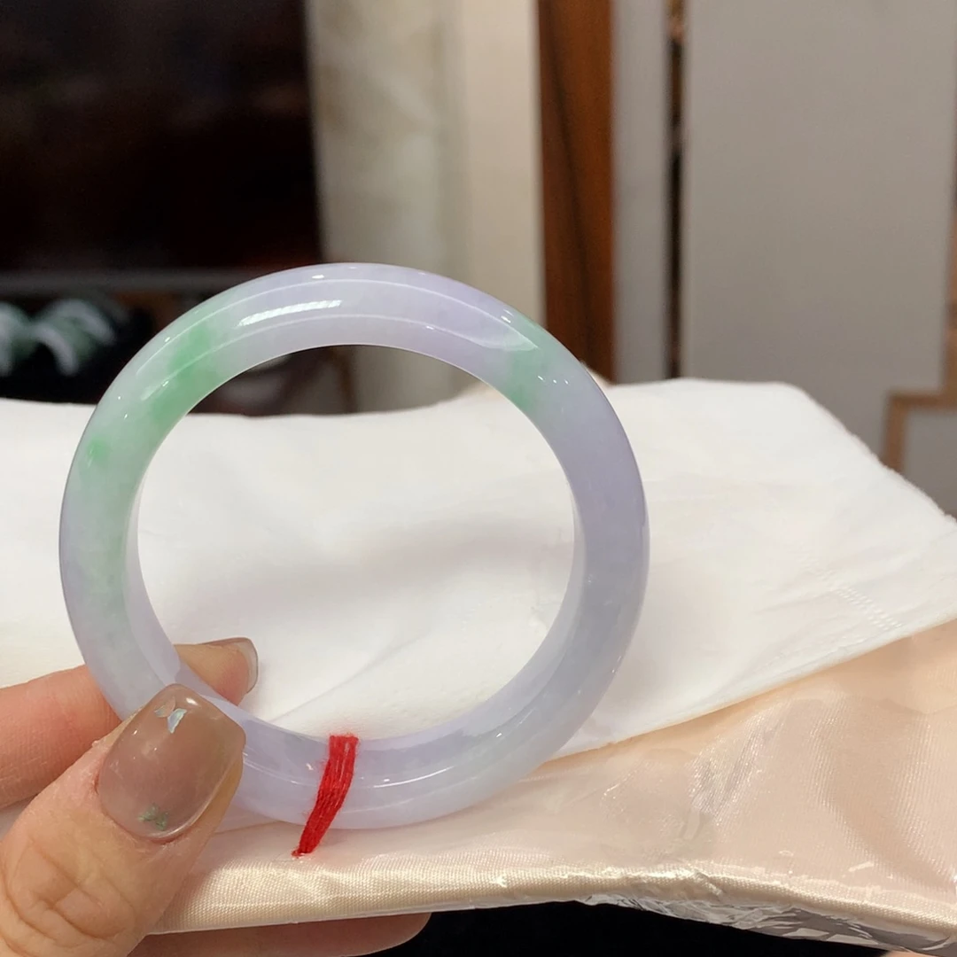 未镶嵌手镯翡翠困***?完美者慎拍 圈口53.2