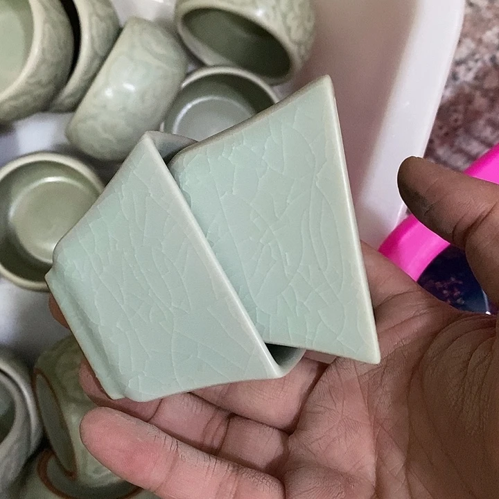 陶瓷艺术品及陶瓷壶