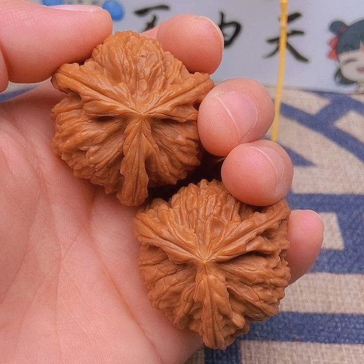 吊坠文玩核桃時**轉三棱