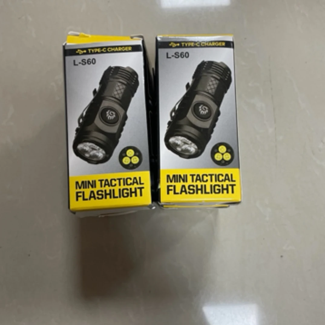 准新品  多功能LED手电筒