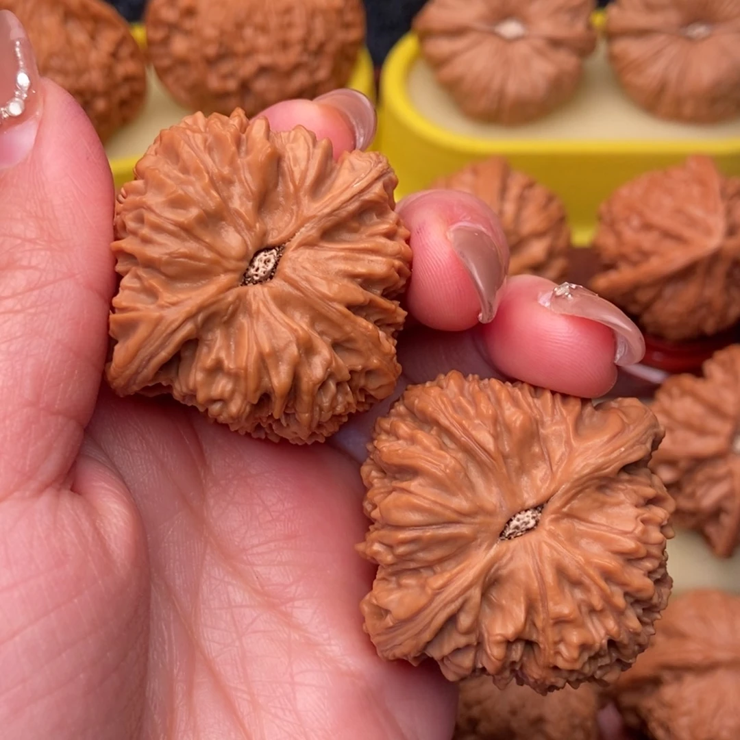 吊坠文玩核桃用****743红皮 南疆石