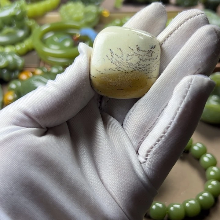 岫岩老玉（透闪石质玉）未镶嵌挂件