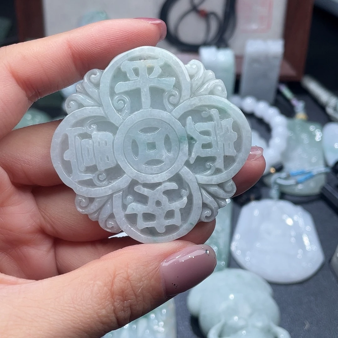 翡翠未镶嵌颈饰翡翠