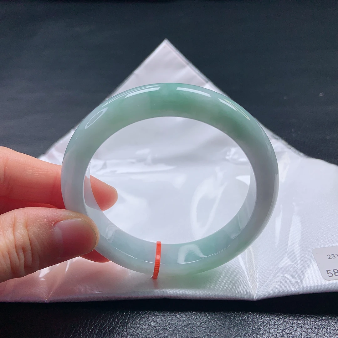 58➕圈口细润带绿翡翠宽边手镯缅甸天然a货飘绿女款平安镯