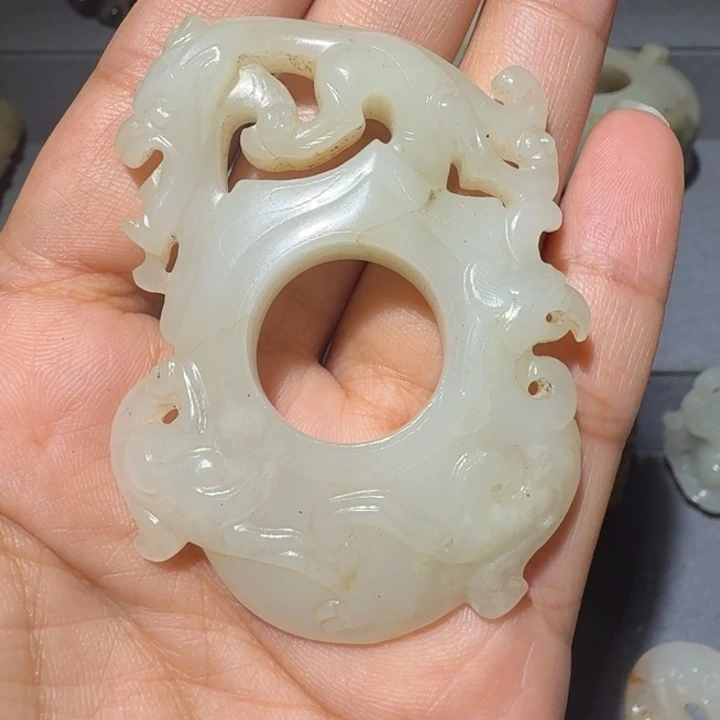 谁***好和田玉未镶嵌挂件