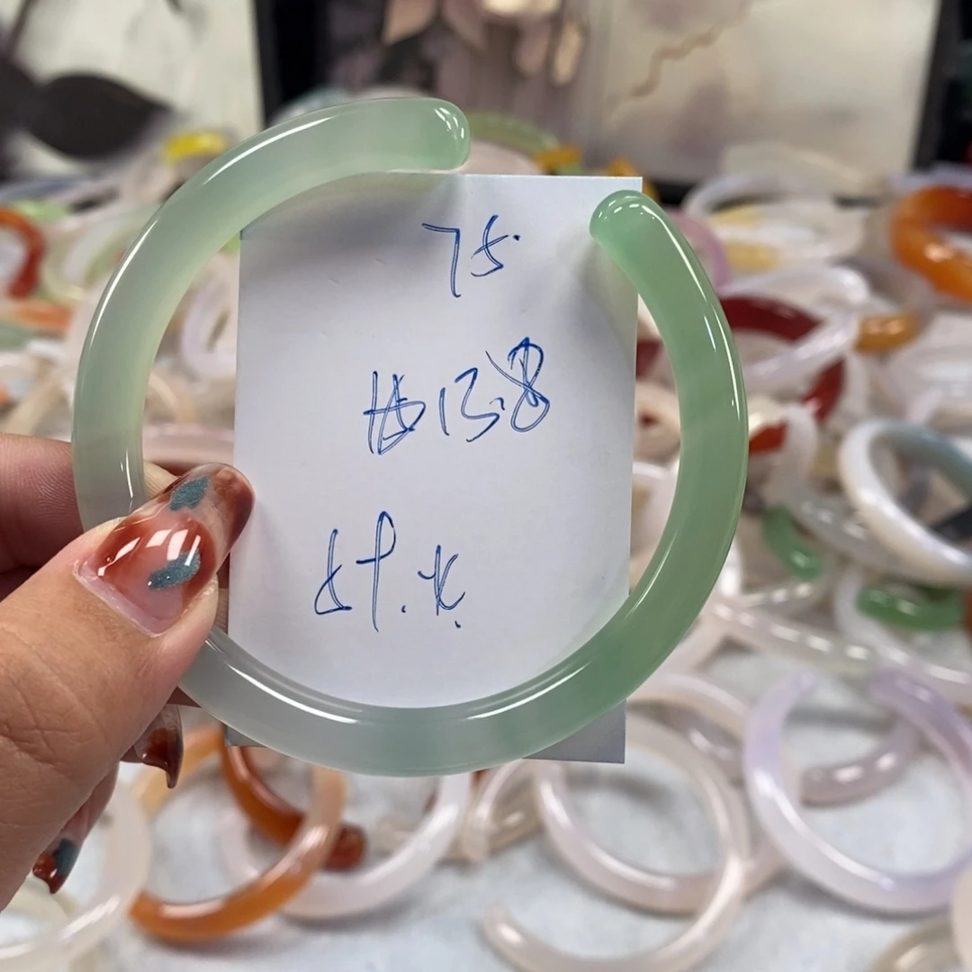 手镯玛瑙/玉髓未镶嵌75