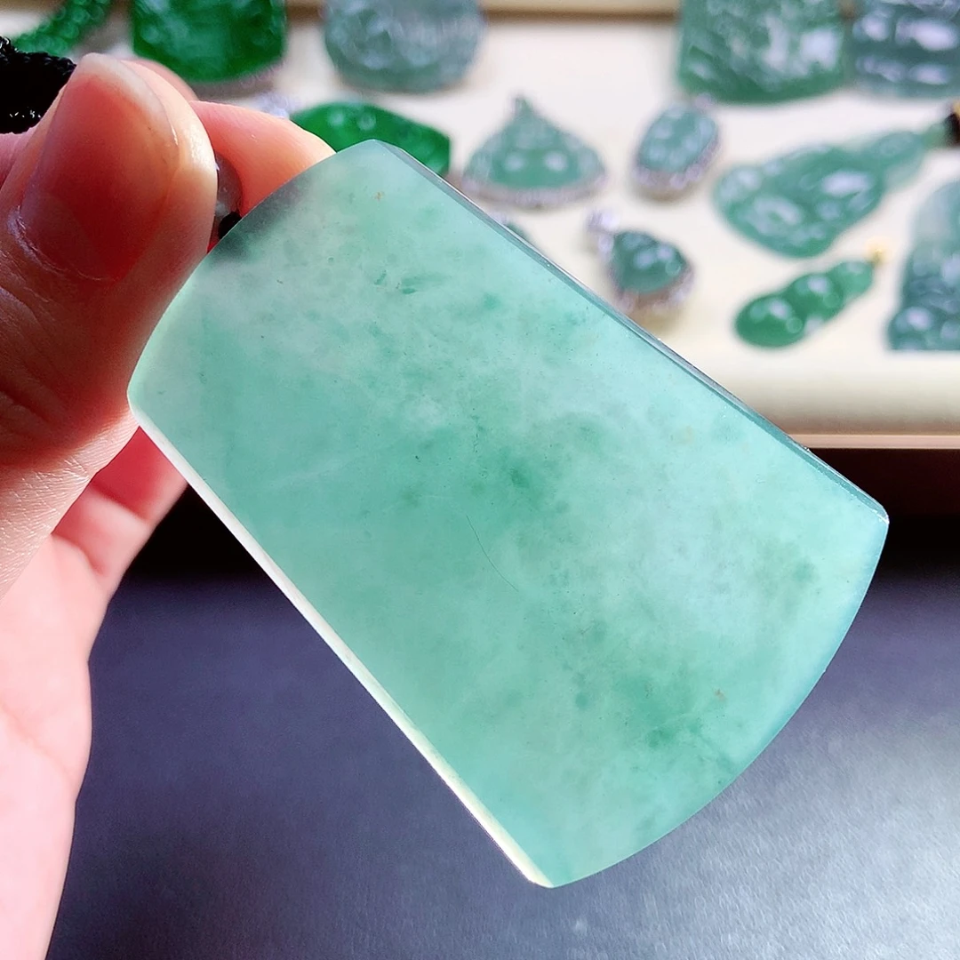 【闪购商品】翡翠颈饰未镶嵌天然