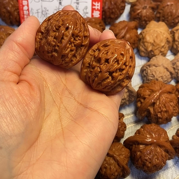 文玩核桃吊坠33虎头