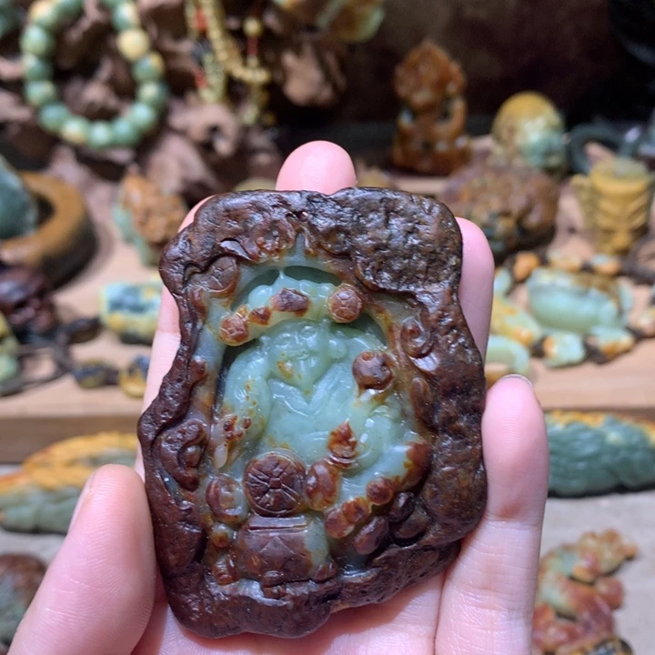 未镶嵌岫岩河磨玉（透闪石质玉）挂件