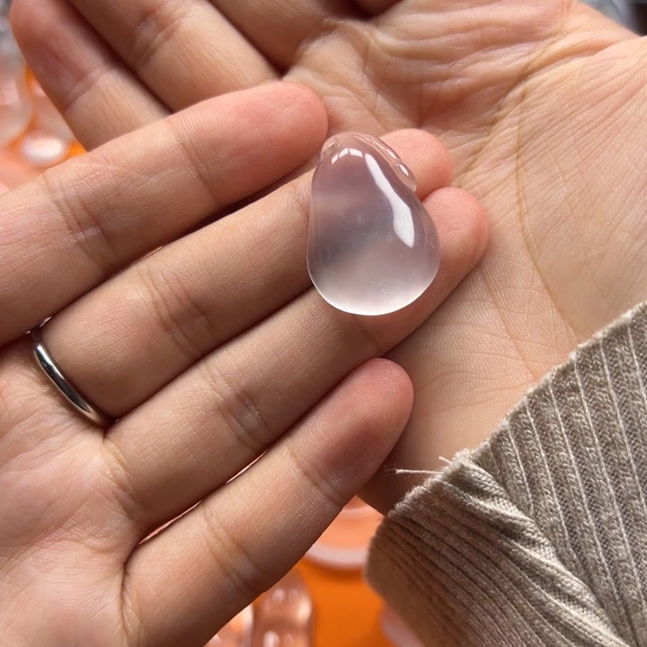 石英质玉未镶嵌颈饰