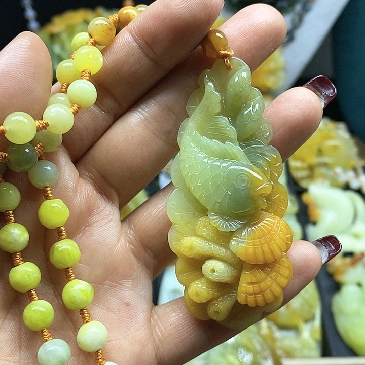 蛇纹石玉挂件未镶嵌