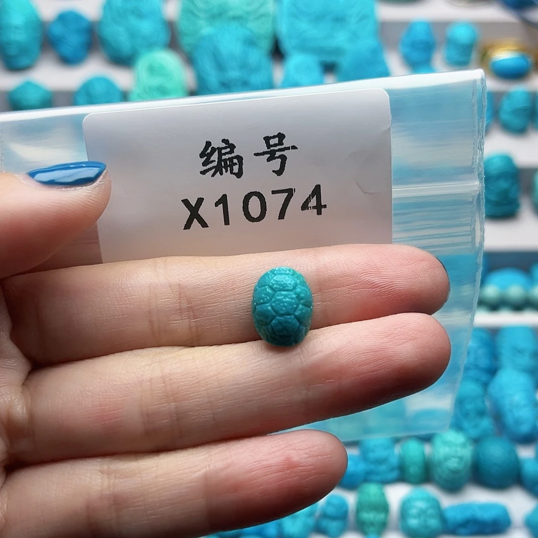 绿松石未镶嵌天然原矿雕刻绿松石