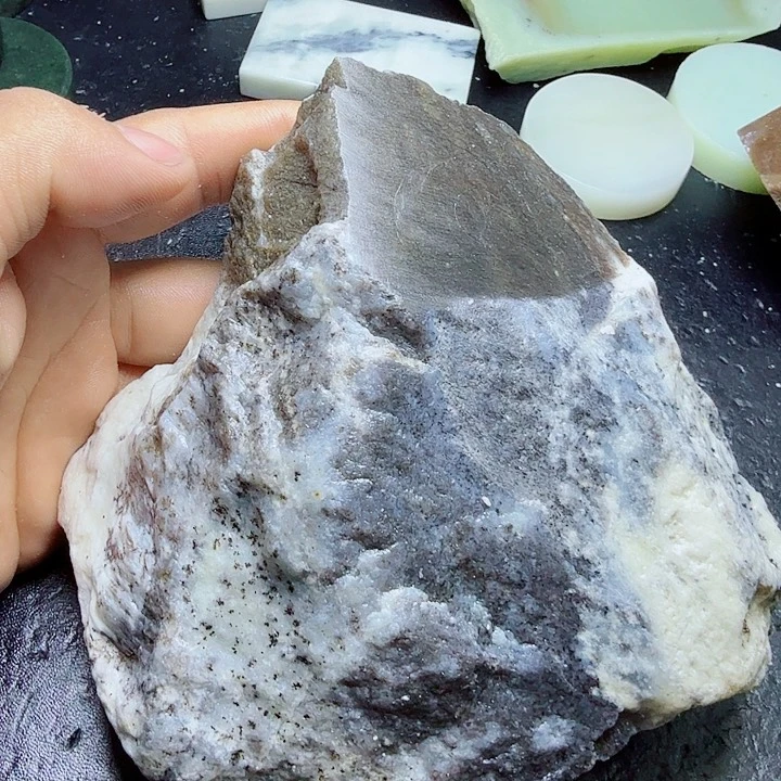 和田玉（糖玉）未镶嵌珠宝奇石