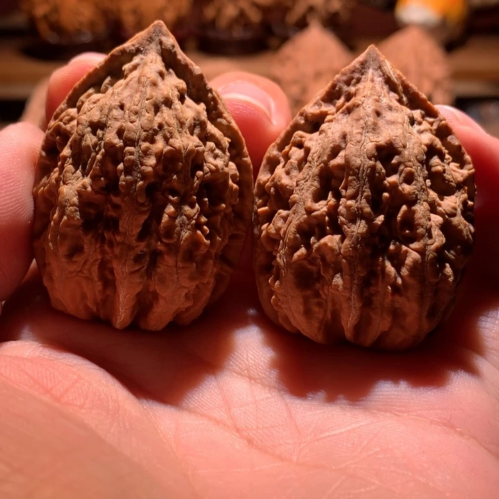 文玩核桃吊坠楸玥核93