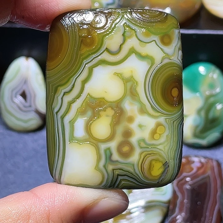 玛瑙/玉髓未镶嵌珠宝奇石