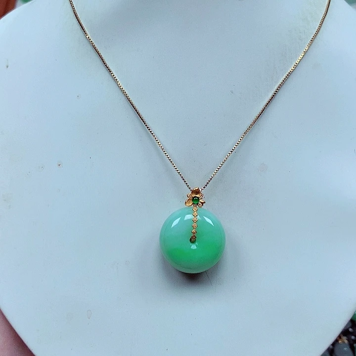 翡翠18K金镶嵌颈饰天然翡翠A货