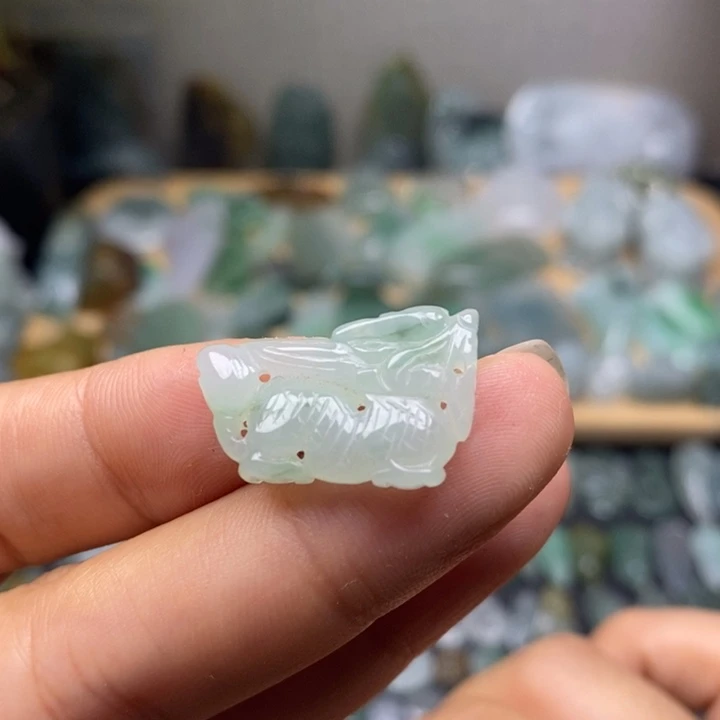 颈饰未镶嵌翡翠龙