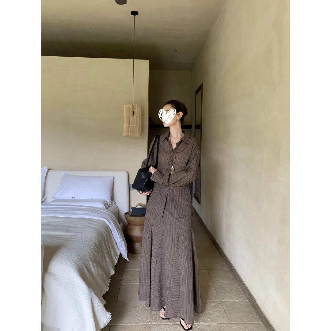复古纯色休闲衬衫女秋季百搭显瘦+优雅肌理感大裙摆A字半身裙