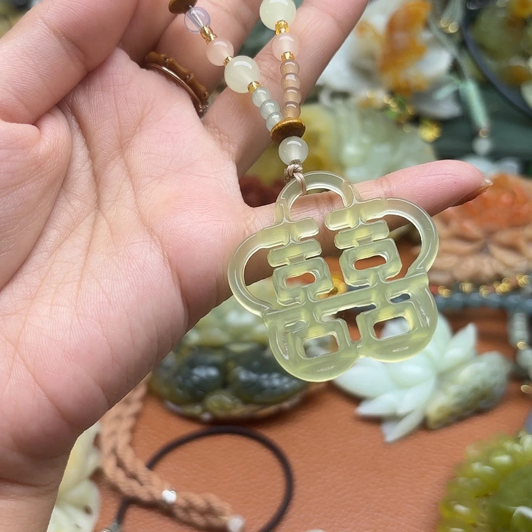 蛇纹石玉未镶嵌吊坠