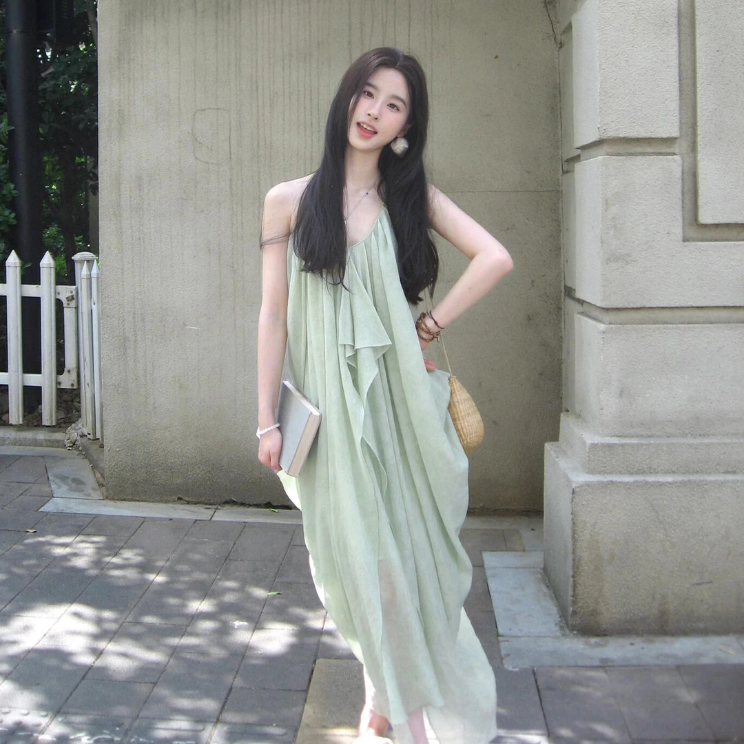 夏天绿色挂脖吊带连衣裙子长裙沙滩裙女海边度假甜美可爱风格衣服