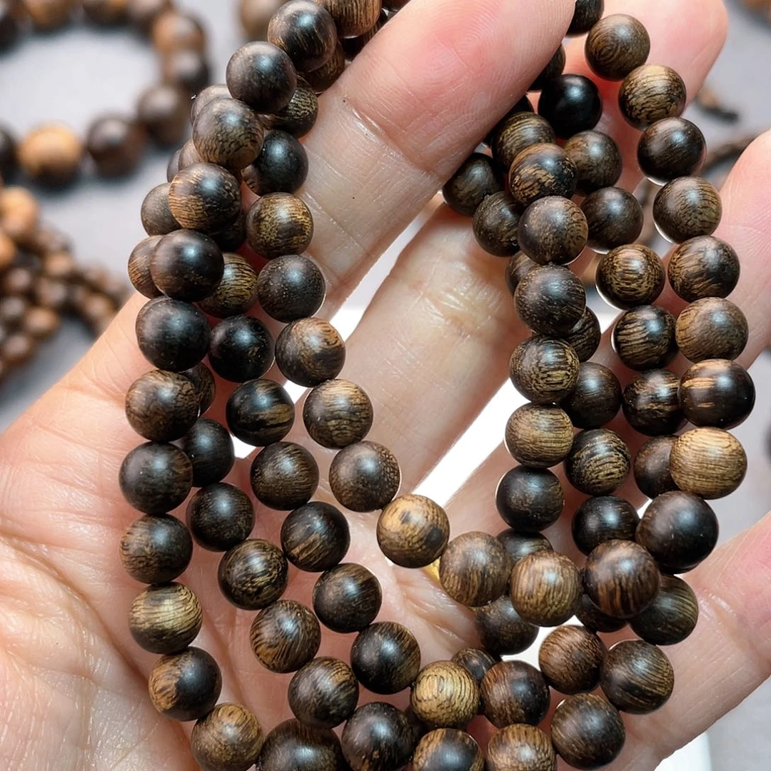 沉香手串白棋瘤疤0.6