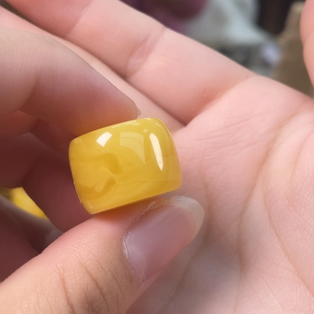 琥珀未镶嵌裸石Y62