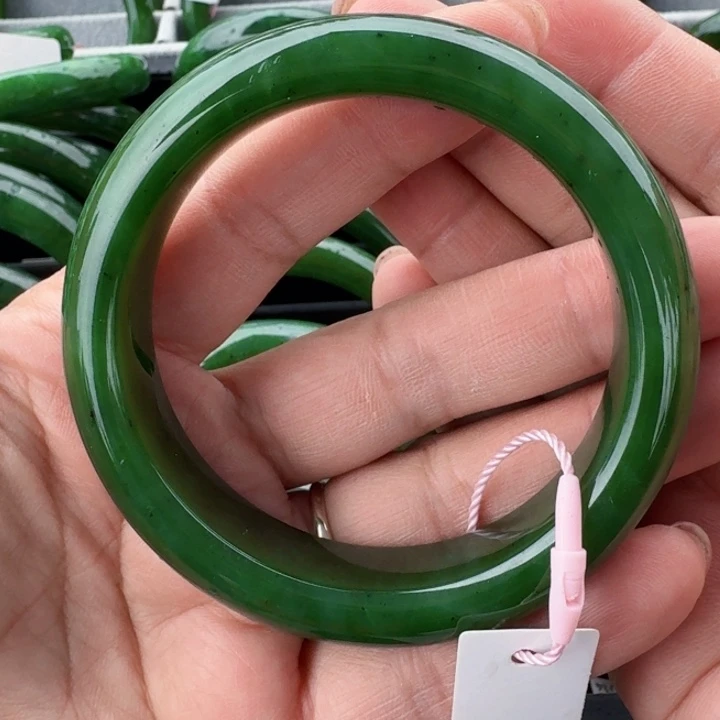 和田玉（碧玉）未镶嵌手镯