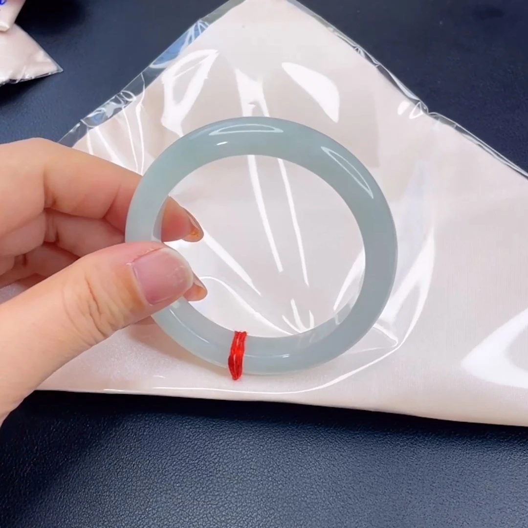 翡翠未镶嵌手镯冰绿手镯