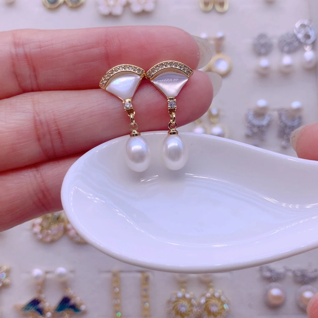 淡水珍珠耳饰合金