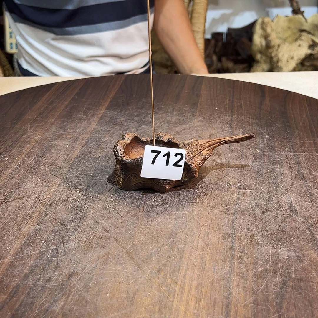 香插712云南树瘤根艺