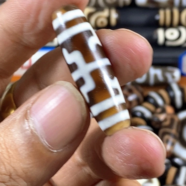 只买单纯的吊坠，没带链子，属的性质。