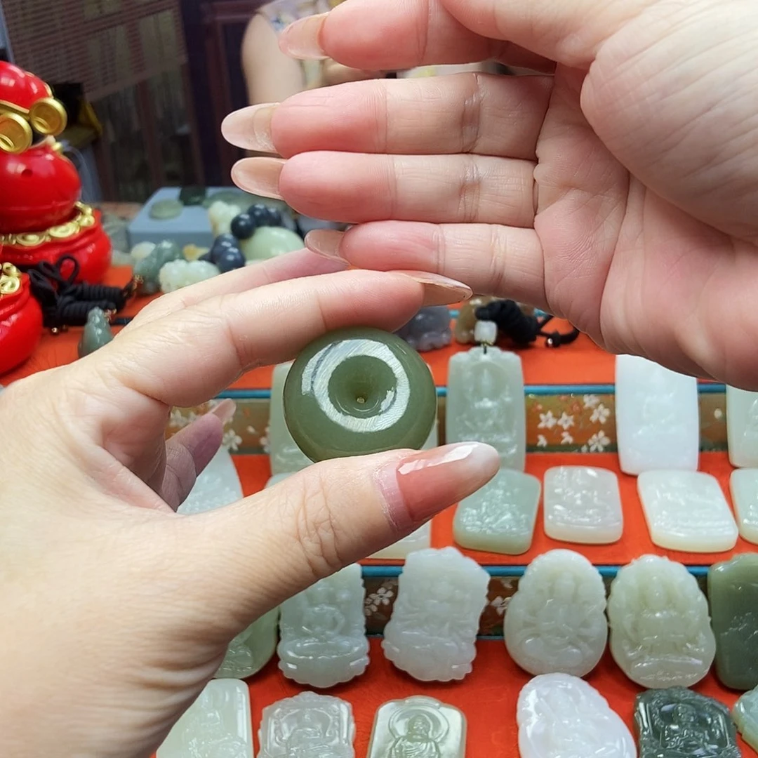 颈饰未镶嵌和田玉襄****务